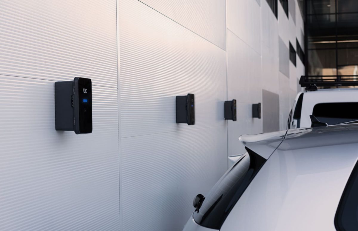 Cargadores V2C Trydan Pro instalados en el parking de una empresa